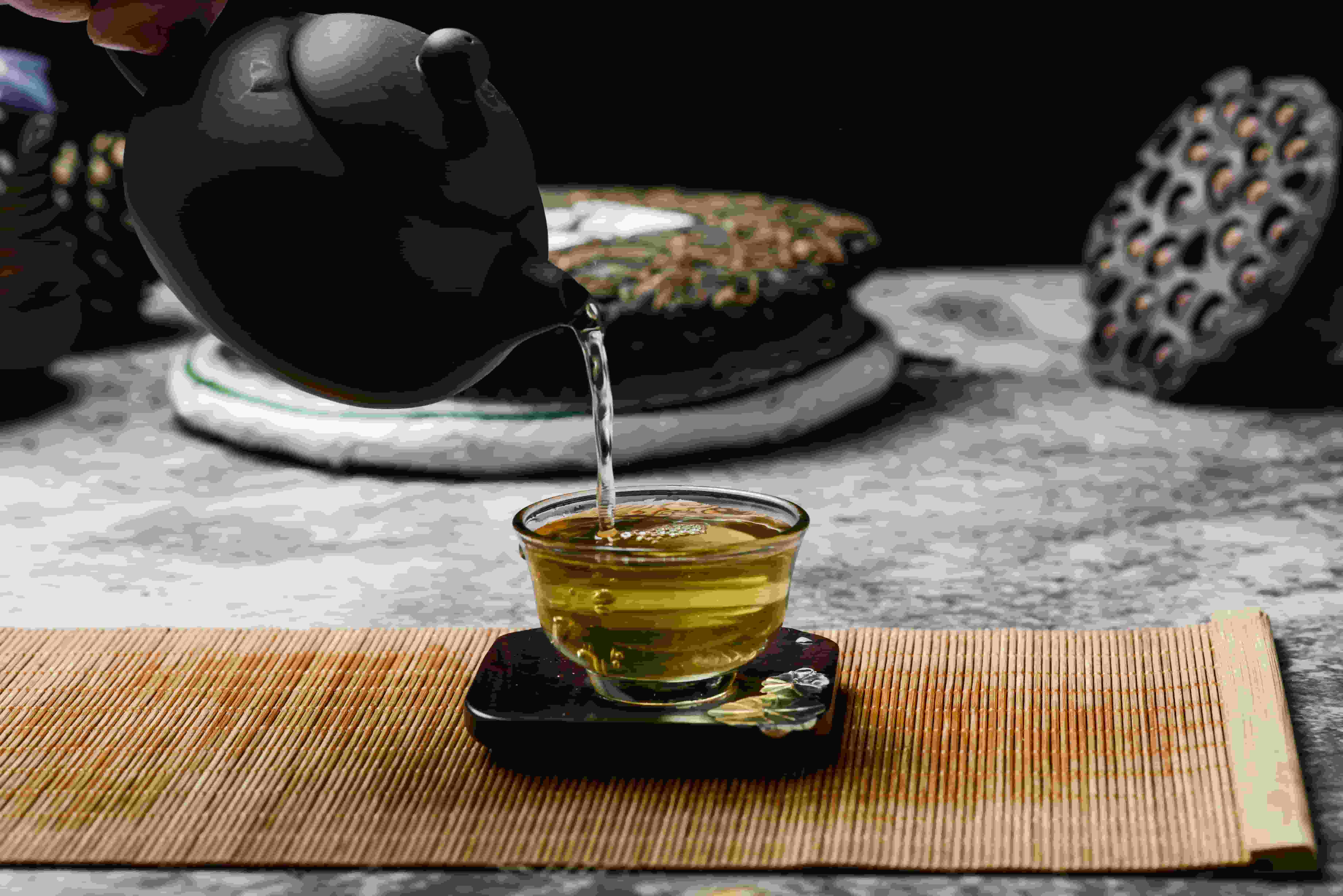 水温高低直接决定茶汤滋味，六大茶类各有最佳冲泡温度